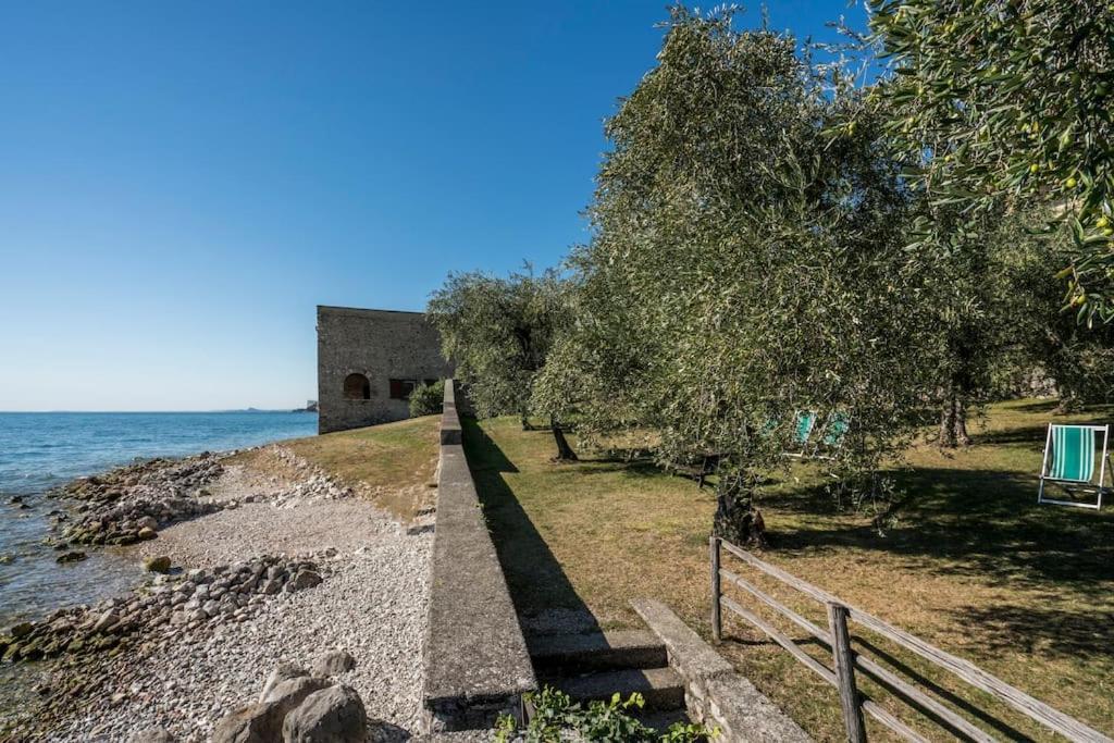 Oleandro Apartment Directly On The Lake Гарняно Екстериор снимка